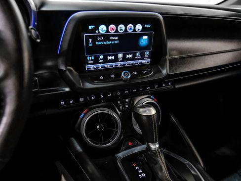 Used 2017 Chevrolet Camaro SS RWD image 27