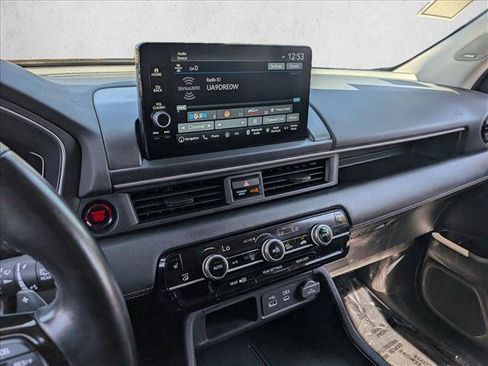 Used 2025 Honda Pilot Touring image 16