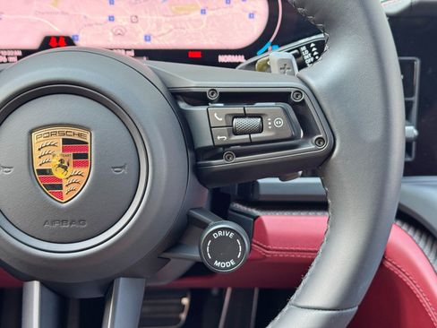 Used 2025 Porsche Panamera image 22