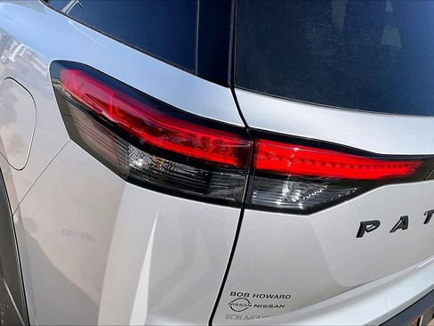 New 2025 Nissan Pathfinder SV w/ Black Appearance Package image 14