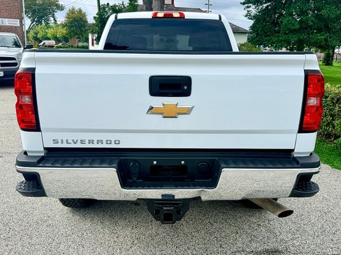 Used 2018 Chevrolet Silverado 2500 W/T AWD/4WD image 35