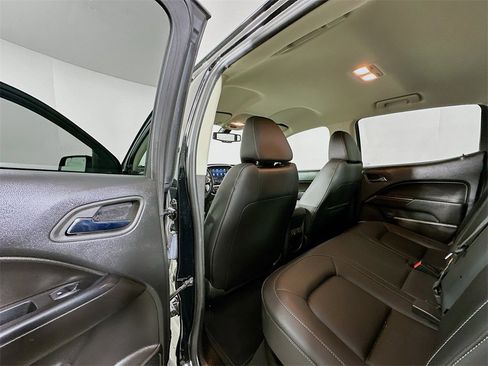 Used 2022 Chevrolet Colorado LT w/ Luxury Package image 17