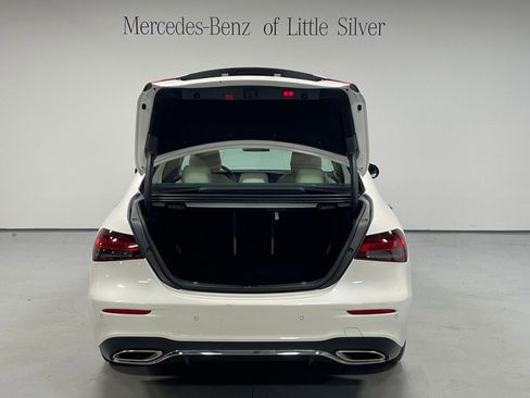 Used 2022 Mercedes-Benz E 350 4MATIC Sedan image 5
