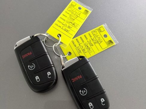 Used 2018 Jeep Compass Limited w/ Navigation Group image 29