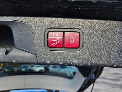 Used 2022 Mercedes-Benz GLC 300 4MATIC image 24