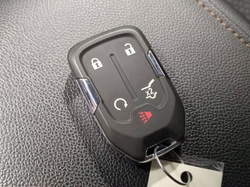 Used 2023 GMC Acadia AT4 image 41