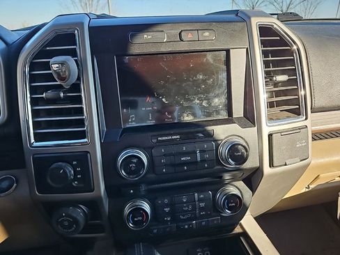 Used 2016 Ford F150 Lariat w/ Equipment Group 502A Luxury image 19