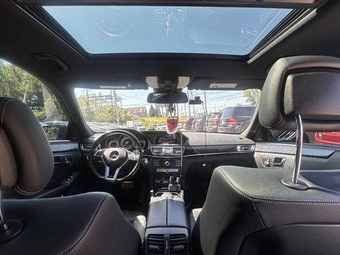 Used 2016 Mercedes-Benz E 350 4MATIC Sedan w/ Premium Package image 19
