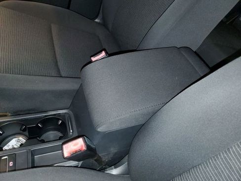 Used 2014 Volkswagen Tiguan S image 27