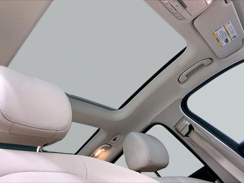 Used 2021 Mercedes-Benz GLC 300 image 14