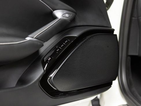 Certified 2022 Ferrari Roma image 38