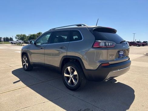 Used 2019 Jeep Cherokee Limited AWD/4WD image 4