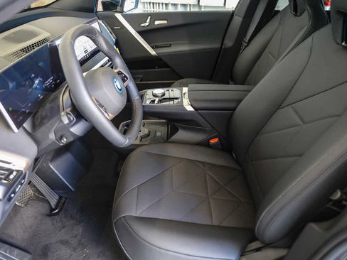 Used 2025 BMW iX xDrive50 w/ Premium Package image 17