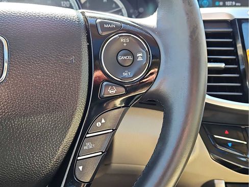 Used 2017 Honda Accord Touring image 20