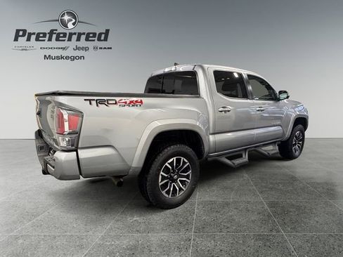Used 2020 Toyota Tacoma TRD Sport w/ Technology Package image 17