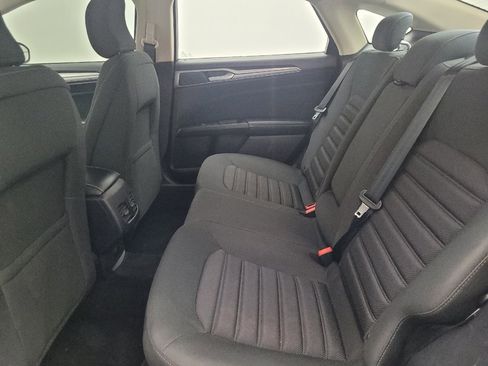 Used 2018 Ford Fusion SE w/ Fusion SE Technology Package FWD image 18