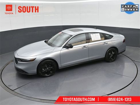 Used 2025 Honda Accord SE image 43