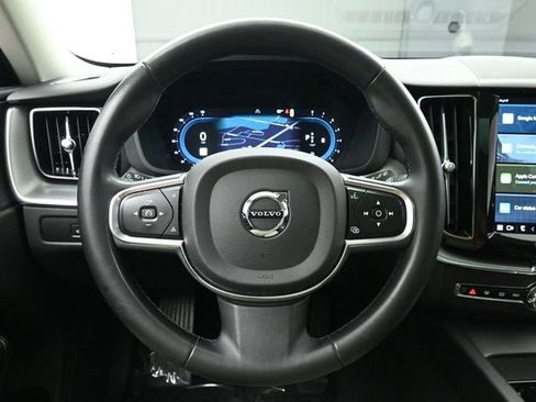 Used 2023 Volvo XC60 B5 Core image 24