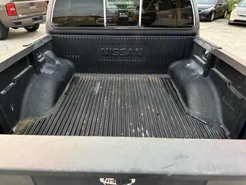 Used 2019 Nissan Frontier SV image 8