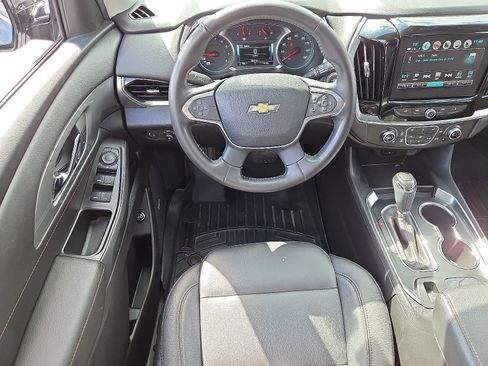 Used 2019 Chevrolet Traverse LT w/ LT Premium Package image 12
