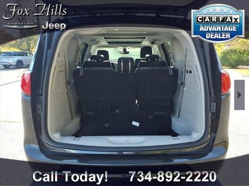 Used 2020 Chrysler Pacifica Limited w/ Tire & Wheel Group image 10