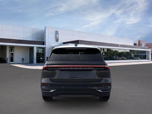 New 2026 Lincoln Nautilus Premier image 5