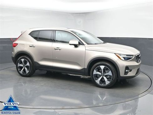 Used 2024 Volvo XC40 B5 Plus w/ Protection Package Premier image 1