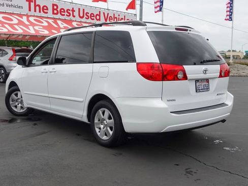 Used 2009 Toyota Sienna LE image 10
