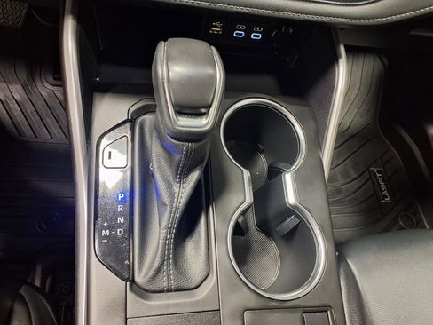 Used 2023 Toyota Highlander XLE image 18