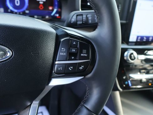 Used 2023 Ford Explorer Platinum w/ Technology Package AWD/4WD image 40