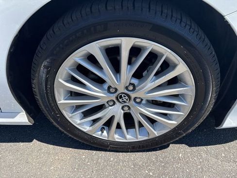 Used 2018 Toyota Camry XLE FWD image 31