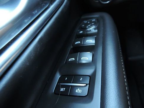 Used 2023 Chevrolet Suburban Premier image 29