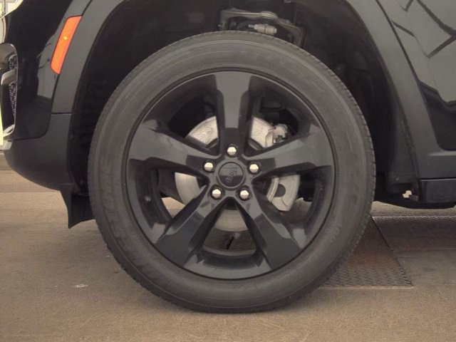 Used 2024 Jeep Grand Cherokee Altitude AWD/4WD image 19