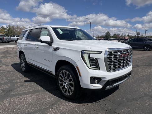 New 2026 GMC Yukon Denali w/ Denali Reserve Package AWD/4WD image 2