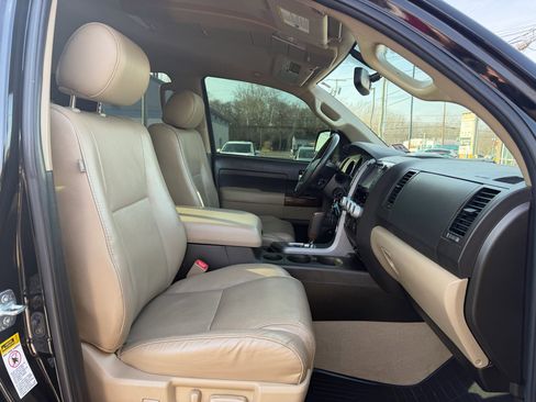 Used 2011 Toyota Tundra Limited image 22