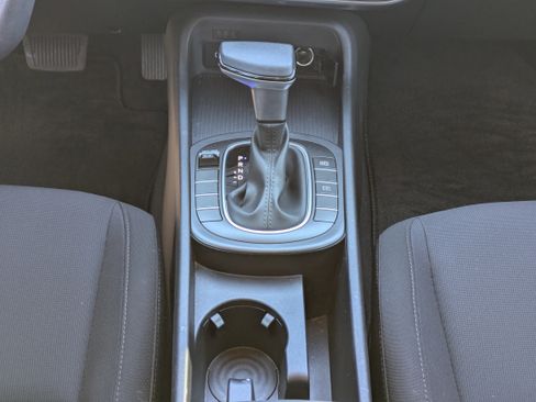 Certified 2025 Hyundai Kona SE image 19