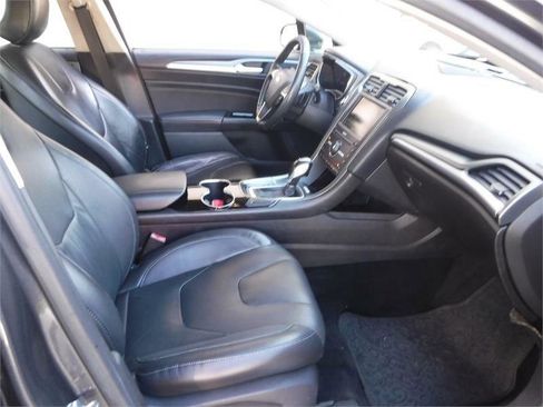 Used 2016 Ford Fusion Titanium image 4