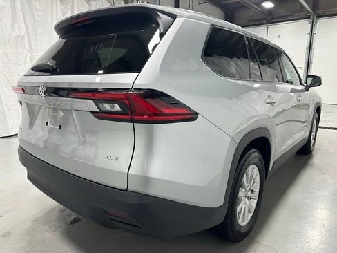 Used 2025 Toyota Grand Highlander AWD image 7