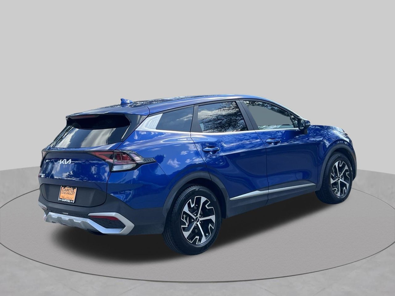 Used 2024 Kia Sportage EX FWD image 5