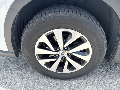 Used 2020 Subaru Outback Premium AWD/4WD image 9