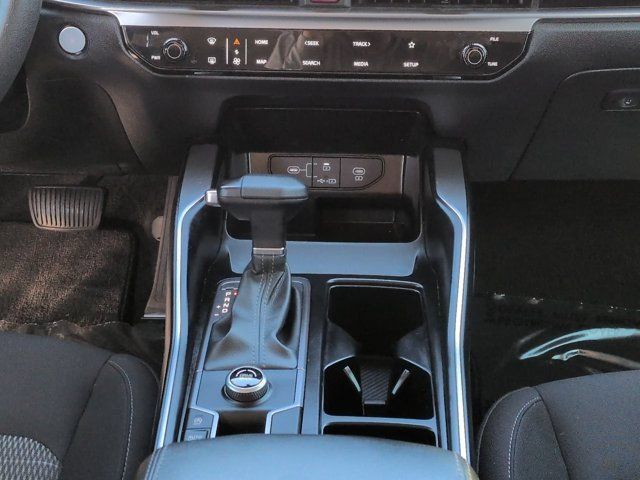 Used 2025 Kia Sorento LX FWD image 18