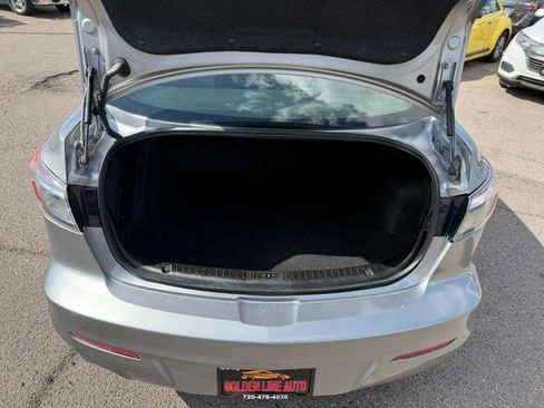 Used 2013 MAZDA MAZDA3 i Sport FWD image 27