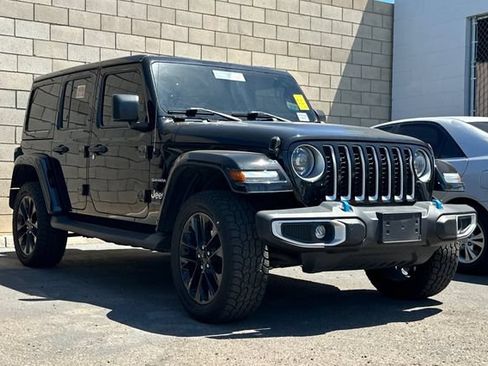 Used 2023 Jeep Wrangler Unlimited Sahara w/ Cold Weather Group AWD/4WD image 3