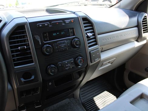Used 2018 Ford F250 XL RWD image 11