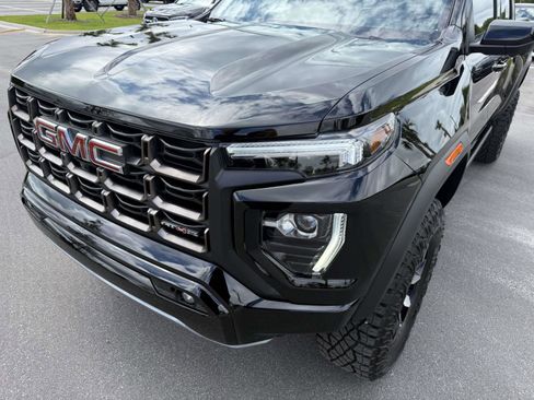 Used 2024 GMC Canyon AT4X AWD/4WD image 9
