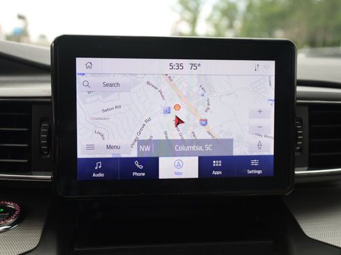 Used 2020 Ford Explorer XLT w/ Equipment Group 202A AWD/4WD image 27