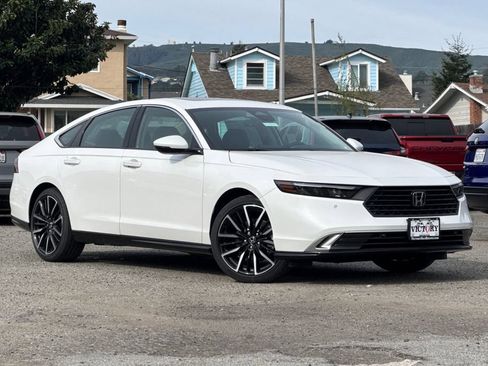 New 2026 Honda Accord Touring image 2