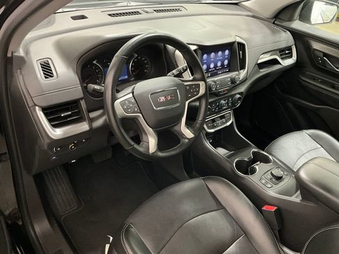 Used 2024 GMC Terrain SLT image 12