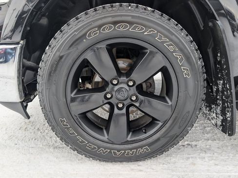 Used 2018 RAM 1500 SLT image 28