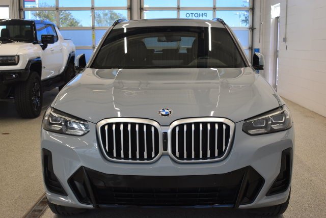 Used 2024 BMW X3 xDrive30i w/ Premium Package AWD/4WD image 3